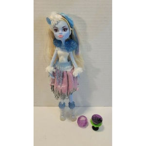 Monster High Ghouls Rule Abbey Bominable Doll With Most Accessories EUC
